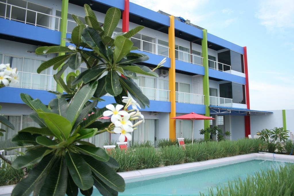 Jepara Beach Hotel Exterior foto