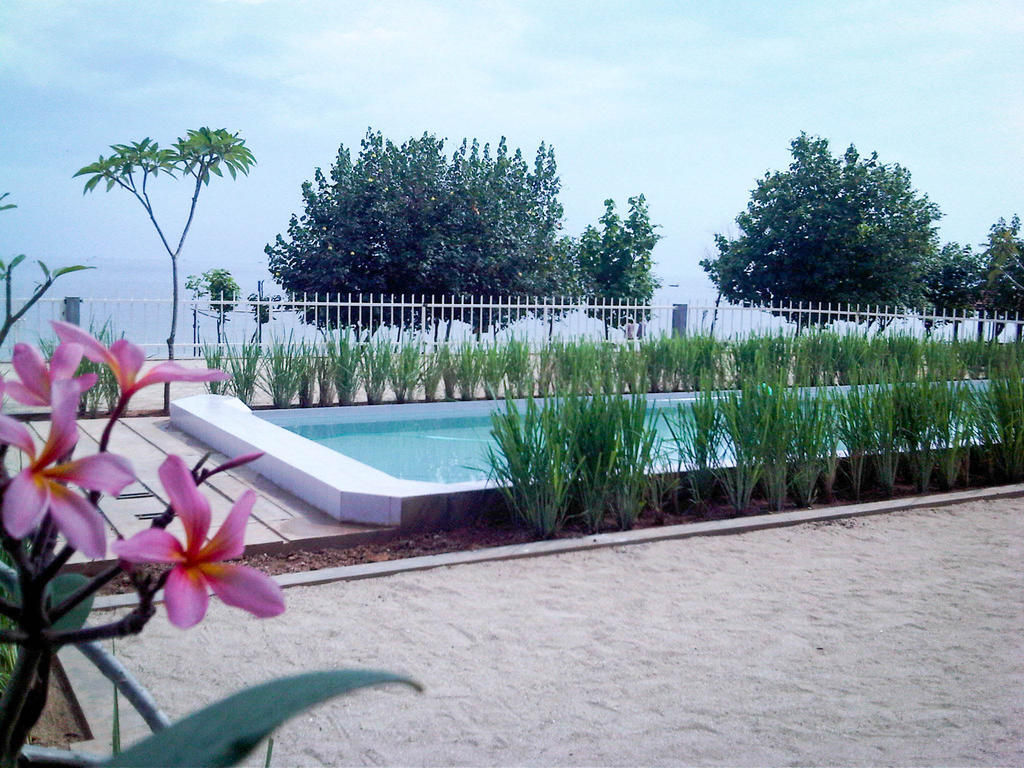 Jepara Beach Hotel Exterior foto